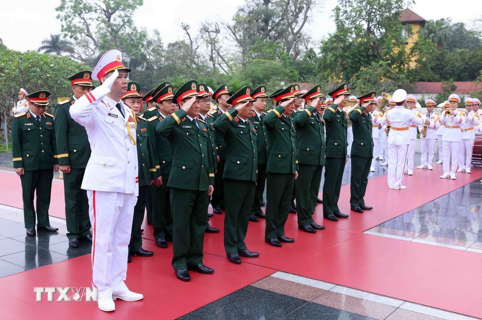Lãnh đạo Đảng, Nhà nước vào Lăng viếng Chủ tịch Hồ Chí Minh, tưởng niệm các Anh hùng liệt sỹ