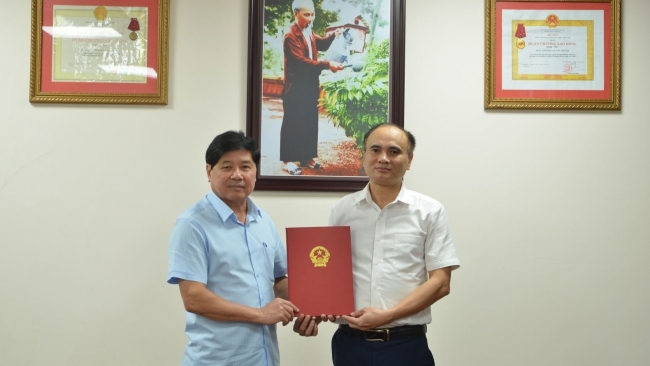 Ông Lê Văn Thơm làm Tổng Biên tập Tạp chí Kinh tế nông thôn