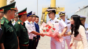 tau hai quan han quoc tham huu nghi thanh pho da nang
