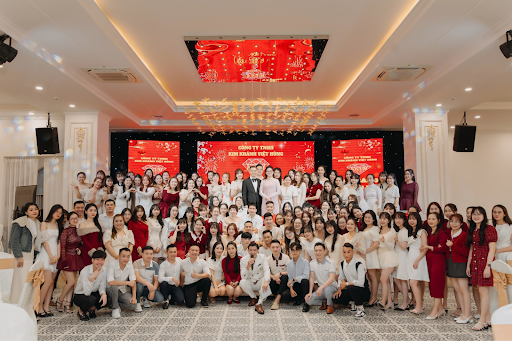 Toàn thể nhân viên tại Công Ty Kim Khánh Việt Hùng