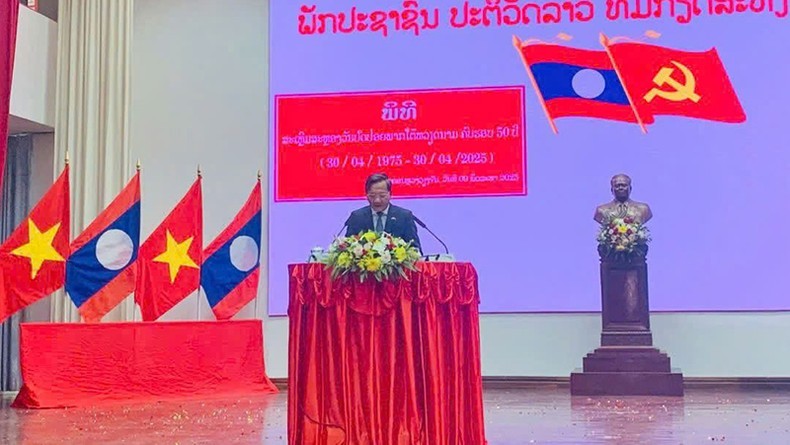 Bộ Quốc phòng Lào tổ chức lễ kỷ niệm 50 năm Việt Nam thống nhất đất nước