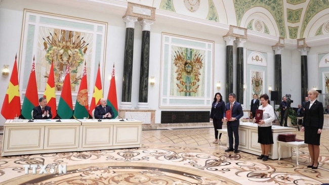 Lễ ký các văn kiện hợp tác giữa Việt Nam và Belarus