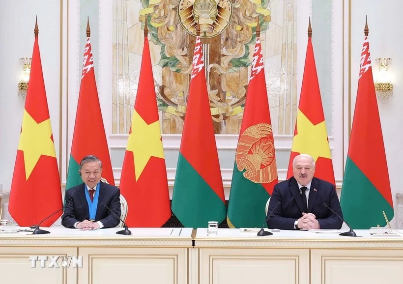 Lễ ký các văn kiện hợp tác giữa Việt Nam và Belarus