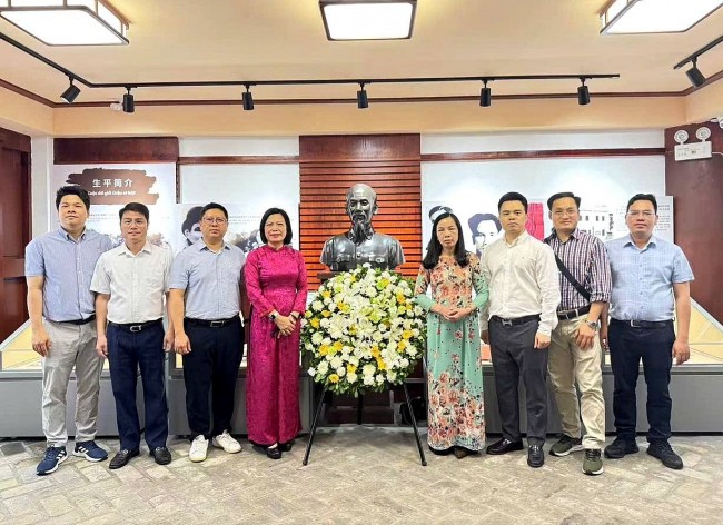 Tưởng nhớ Bác Hồ tại Quảng Tây (Trung Quốc): Kết nối tình cảm Việt - Trung qua các thế hệ