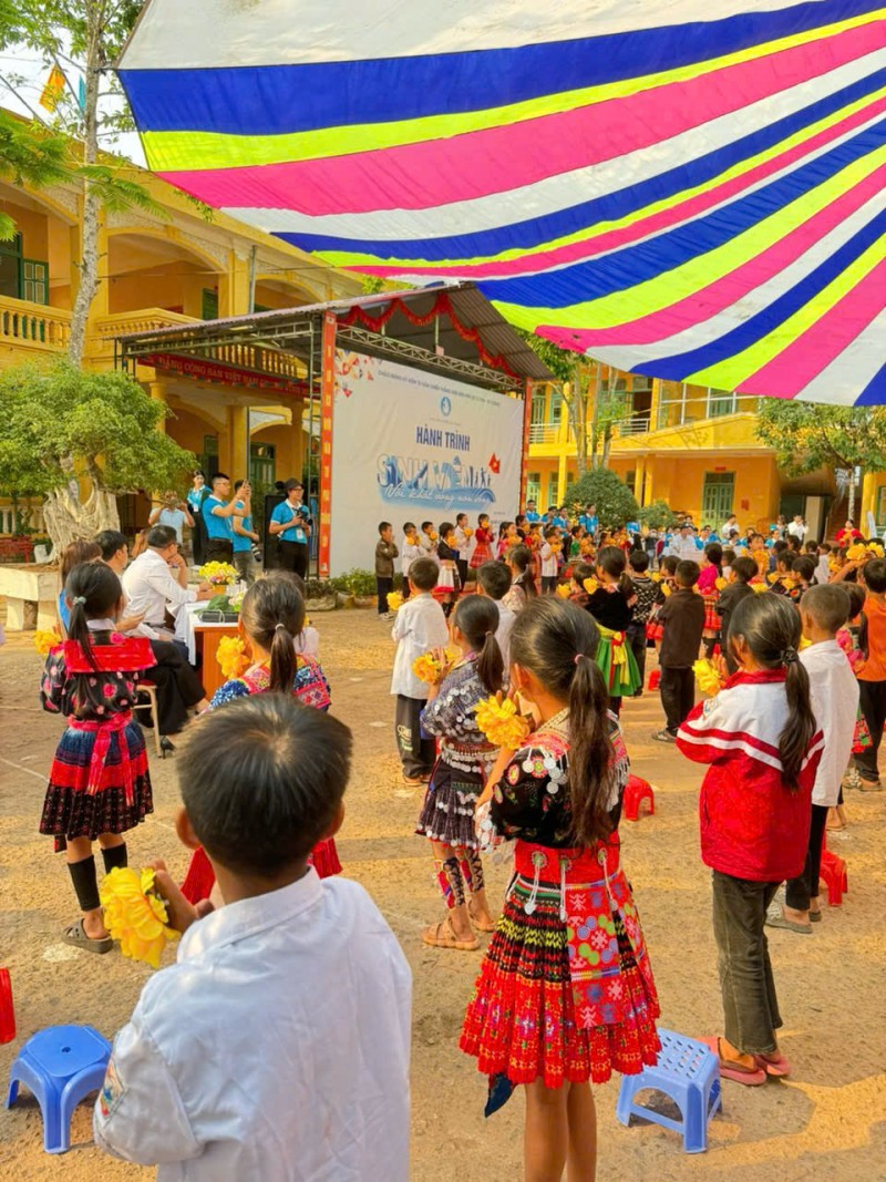 Trường Phổ thông Dân tộc Bán trú Tiểu học Nậm Vì - Nơi chắp cánh ước mơ cho học trò vùng khó