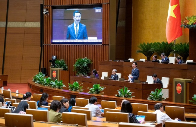 Đại biểu hiến kế phát triển Quỹ phát triển khoa học và công nghệ