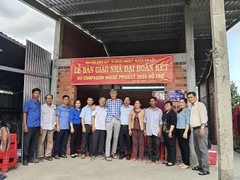du an compassion house john donovan ho tro 10 can nha dai doan ket tai tien giang