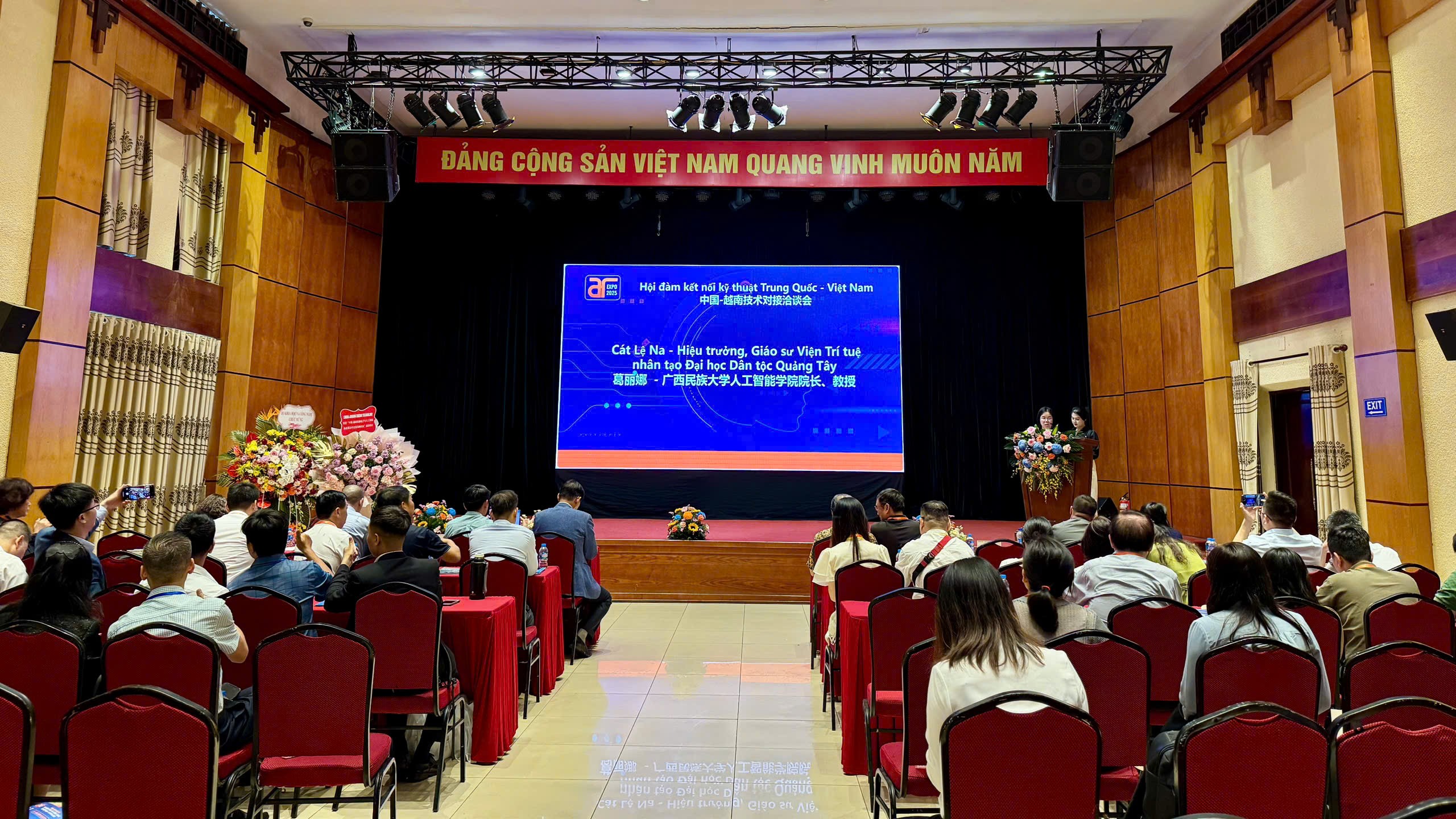 Quang cảnh diễn đàn. (Ảnh: Mai Thuỳ)