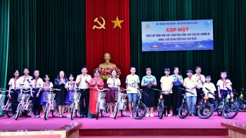ca mau am ap nghia tinh hau phuong voi bien dao