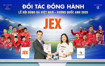 jex bao ve xuong khop tiep suc biet doi quy do manchester reds den viet nam