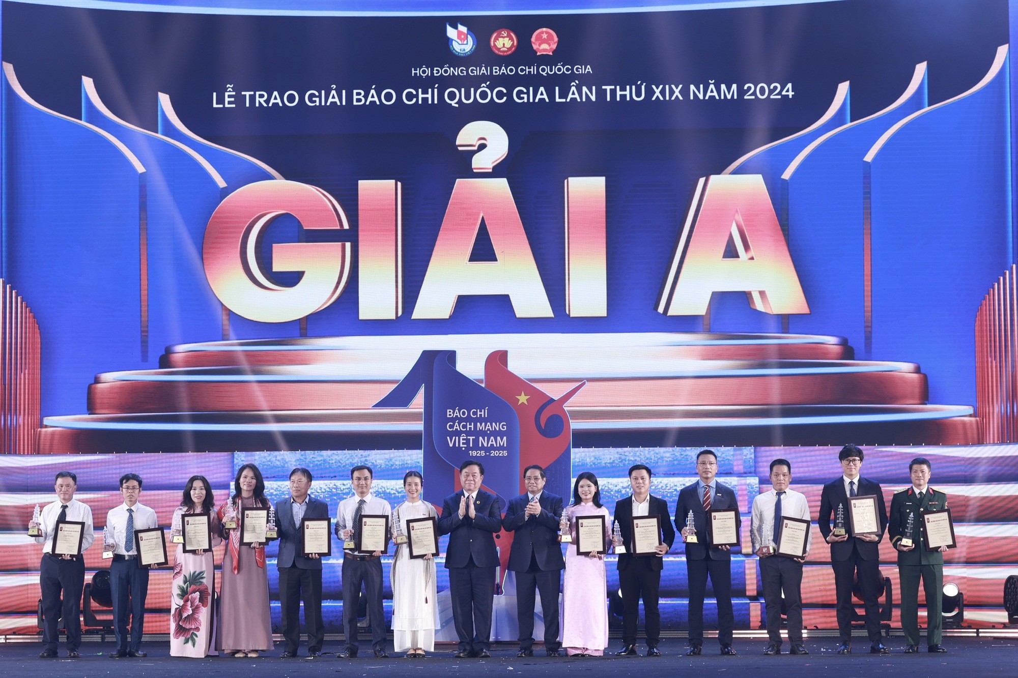 Thủ tướng: Đảng, Nhà nước và Nhân dân đặt niềm tin, hy vọng vào Báo chí Cách mạng với "thép trong bút, lửa trong tim"
