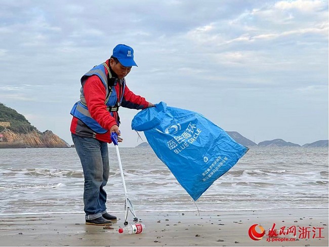 Chiết Giang (Trung Quốc) biến rác thải nhựa đại dương thành “kho báu” như thế nào?