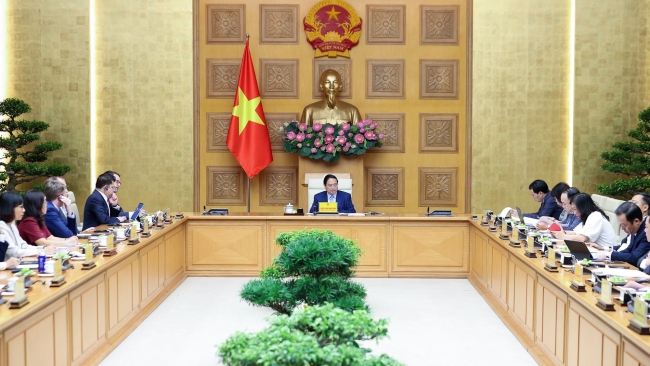 Thủ tướng kêu gọi các doanh nghiệp Anh thực hiện 6 đột phá cùng Việt Nam