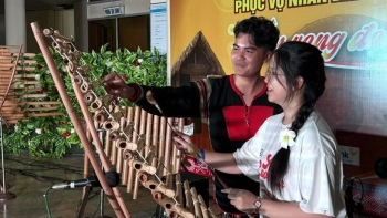 trai he viet nam 2025 tuoi tre kieu bao giao luu van hoa cong chieng