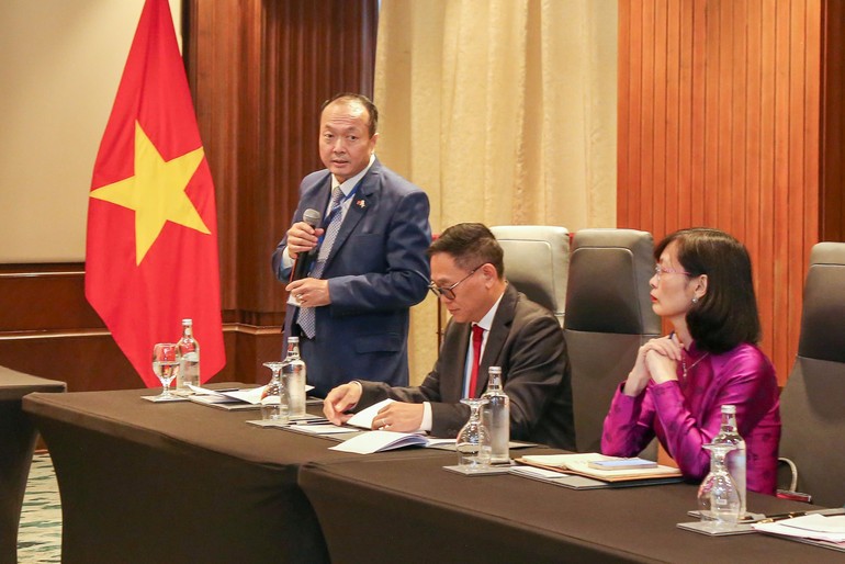 Chủ tịch nước Lương Cường làm việc với các Đại sứ Việt Nam tại châu Phi