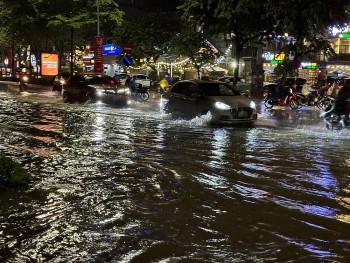 Thời tiết hôm nay (06/8): Mưa lớn cục bộ ở Bắc Bộ, cảnh báo lốc, sét, gió giật mạnh