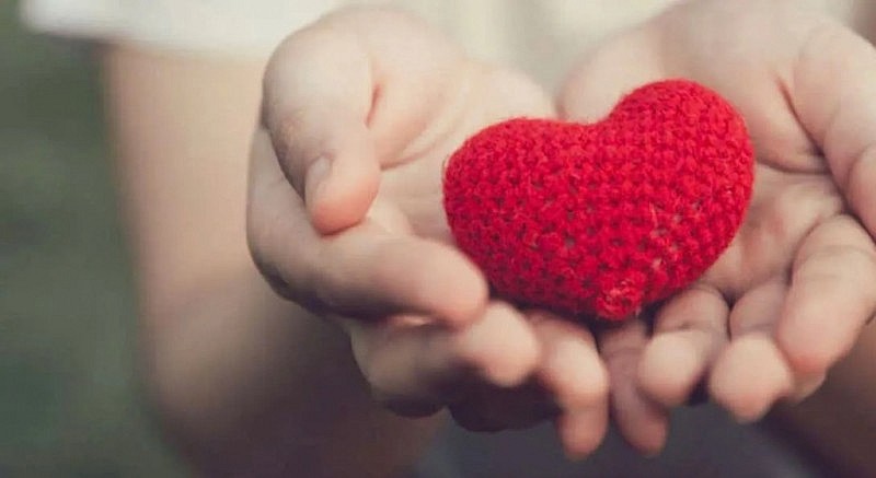 Gia đình là nơi con người học cách cho đi và nhận lại Gia đình là nơi con người học cách cho đi và nhận lại