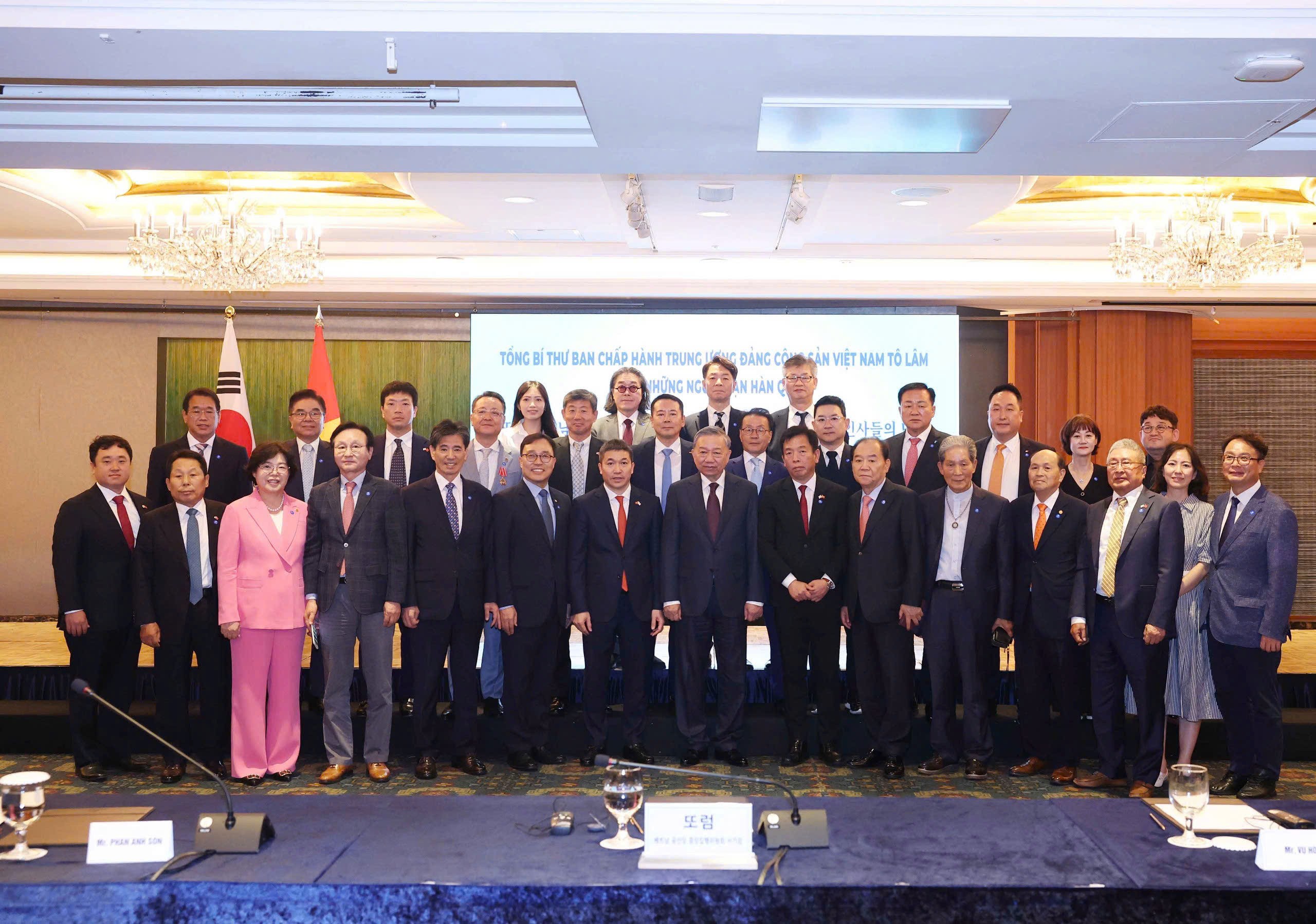 Tổng Bí thư Tô Lâm gặp những người bạn Hàn Quốc Tổng Bí thư Tô Lâm gặp những người bạn Hàn Quốc