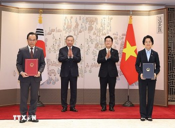 Tổng Bí thư Tô Lâm chứng kiến Lễ trao các văn kiện hợp tác Việt Nam-Hàn Quốc