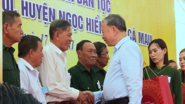 Vận dụng và xây dựng khối đại đoàn kết toàn dân tộc theo tư tưởng Hồ Chí Minh