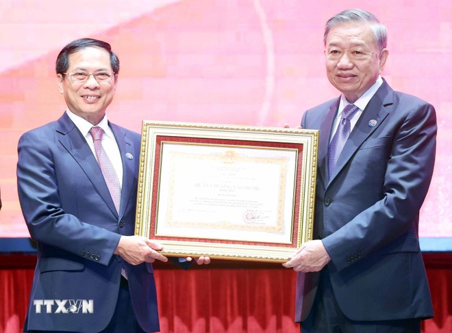 Tổng Bí thư Tô Lâm: Ngoại giao Việt Nam tiên phong kết nối hợp tác