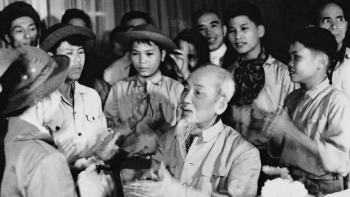 chang duong lich su ve vang cua mot dan toc anh hung
