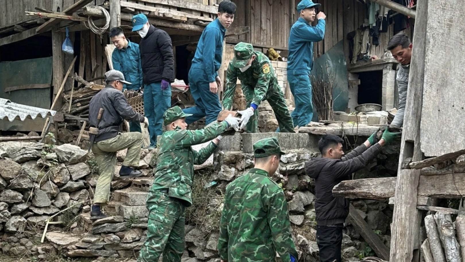xoa nha tam nha dot nat khi quyet tam chinh tri tro thanh suc manh dong long