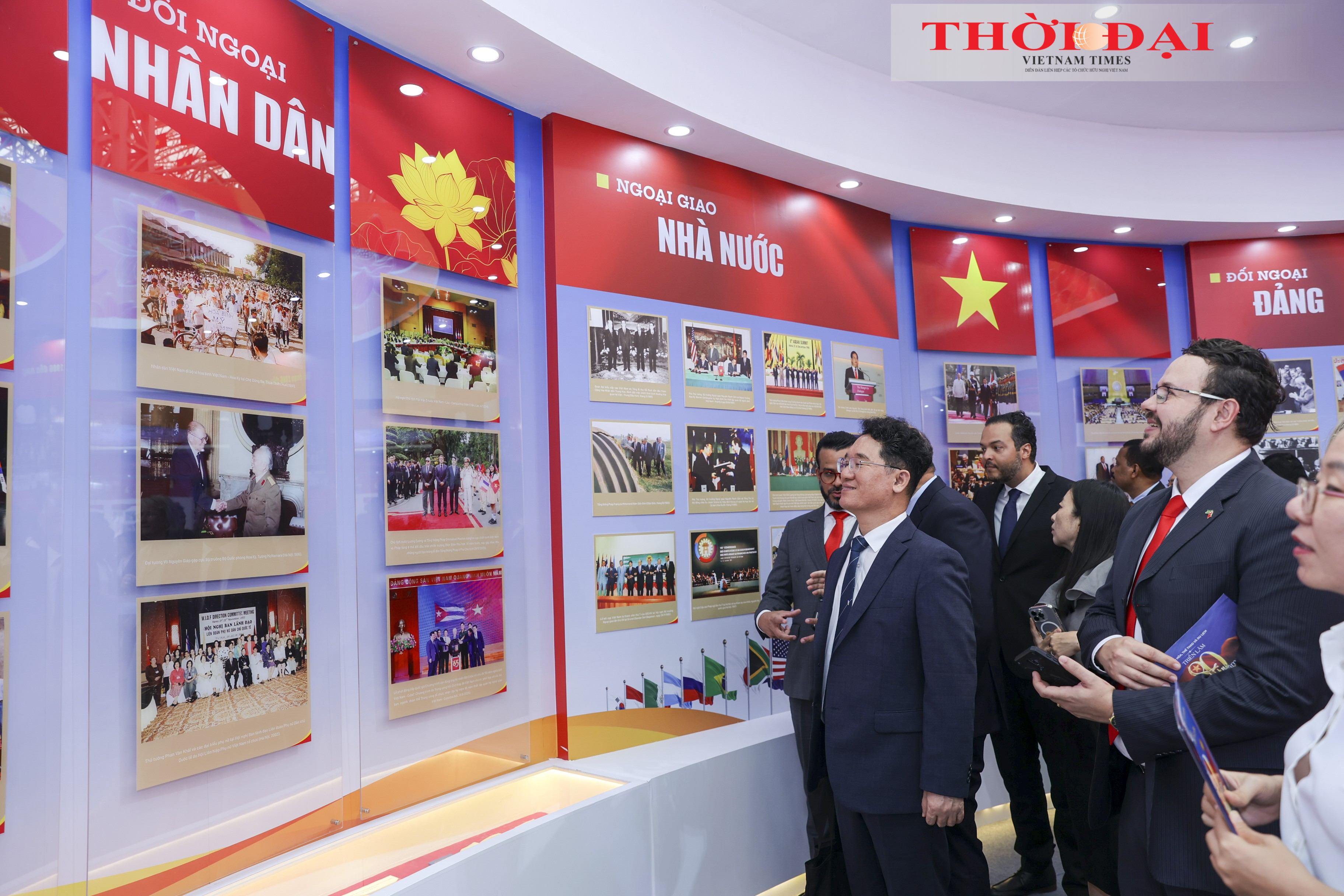Đại diện các Đại sứ quán, tổ chức quốc tế Đại diện các Đại sứ quán, tổ chức quốc tế