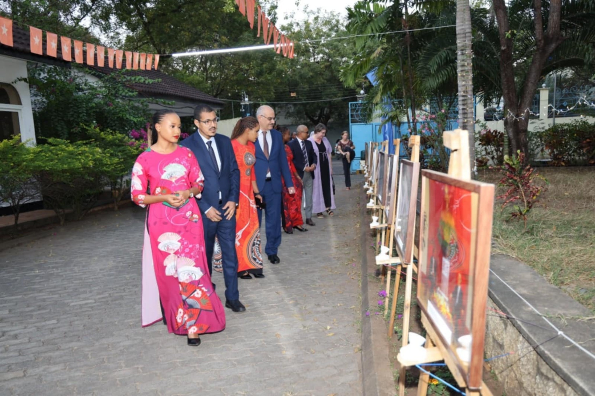 Triển lãm ảnh về quan hệ ngoại giao Việt Nam - Tanzania