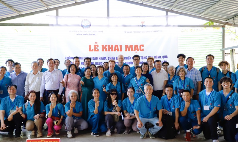 Cần Thơ: Lan tỏa yêu thương từ chương trình khám chữa bệnh nhân đạo Cần Thơ: Lan tỏa yêu thương từ chương trình khám chữa bệnh nhân đạo