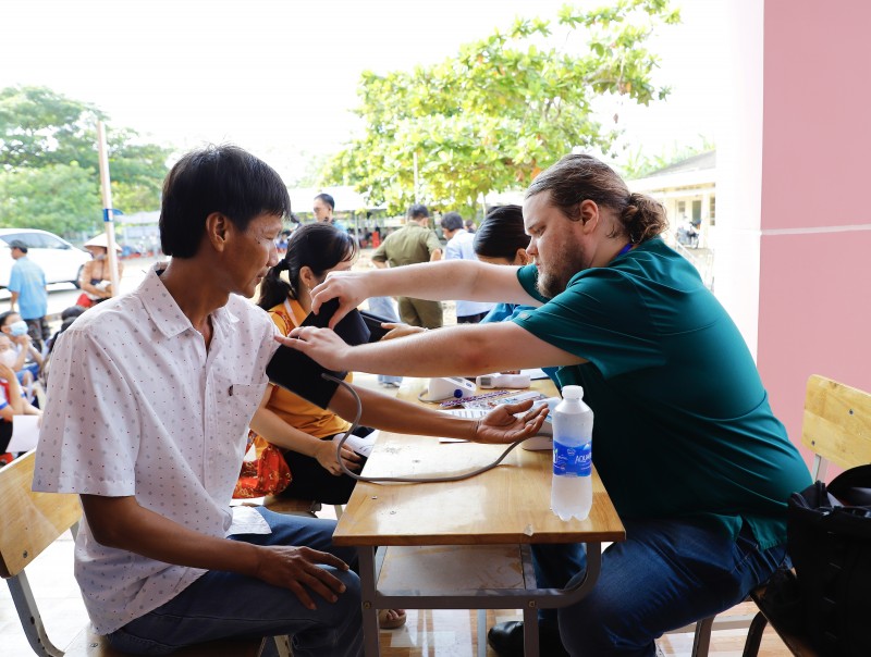 Cần Thơ: Lan tỏa yêu thương từ chương trình khám chữa bệnh nhân đạo Cần Thơ: Lan tỏa yêu thương từ chương trình khám chữa bệnh nhân đạo