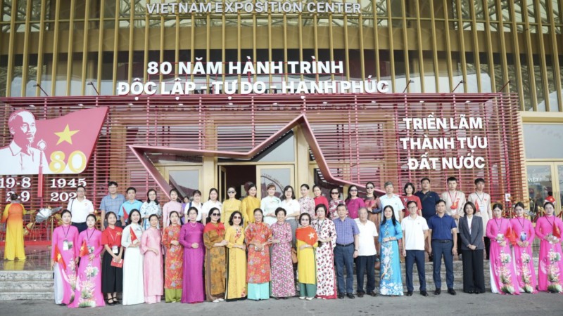 khoi day niem tu hao khat vong cong hien qua trien lam 80 nam hanh trinh doc lap tu do hanh phuc