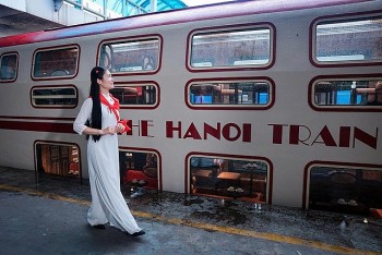 Tạo cảm hứng về kinh thành Thăng Long với đoàn tàu du lịch “Hà Nội 5 cửa ô”