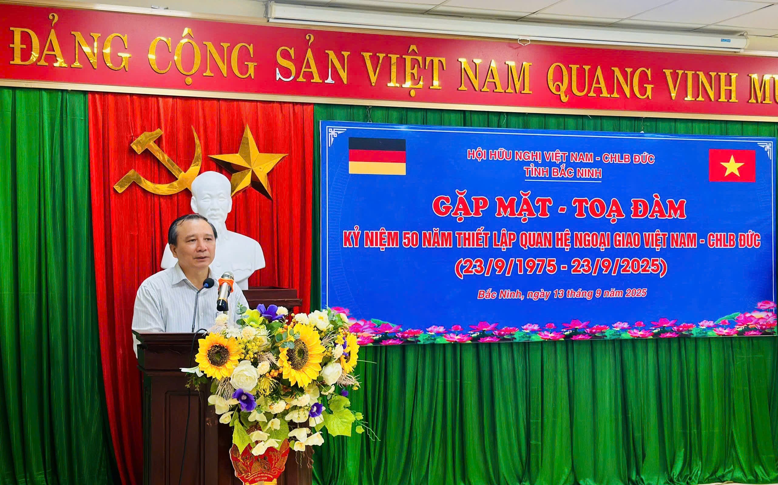 ông Nguyễn Đức Trọng, Phó Chủ tịch Thường trực - Tổng Thư ký Liên hiệp các tổ chức hữu nghị tỉnh Bắc Ninh