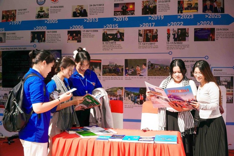 Rực rỡ sắc màu hữu nghị Việt Nam - Hoa Kỳ tại Cần Thơ