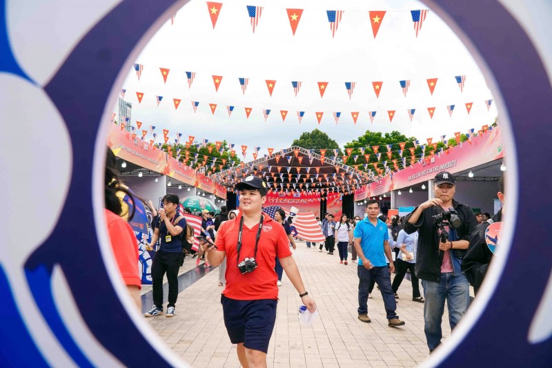 Rực rỡ sắc màu hữu nghị Việt Nam - Hoa Kỳ tại Cần Thơ