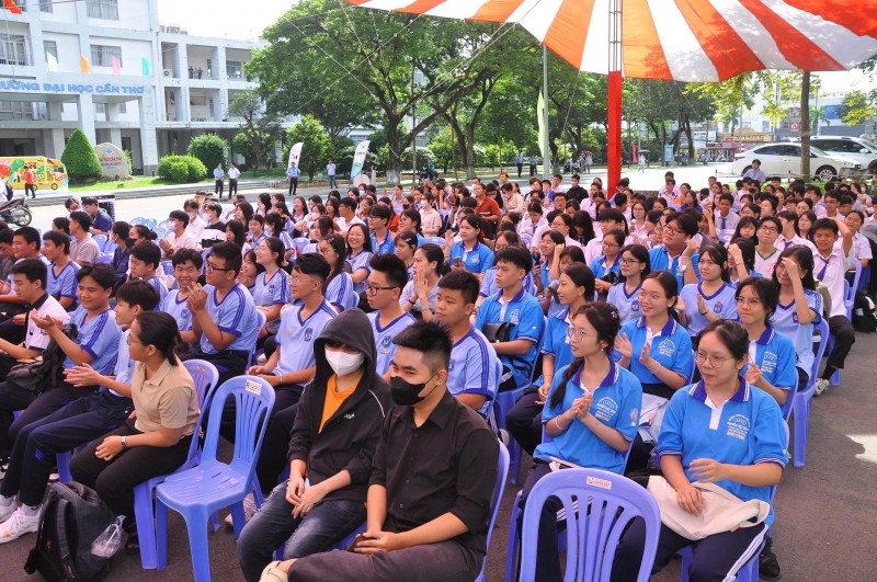 Sức hút của giáo dục Đức qua “Chuyến xe hướng nghiệp” tại Cần Thơ