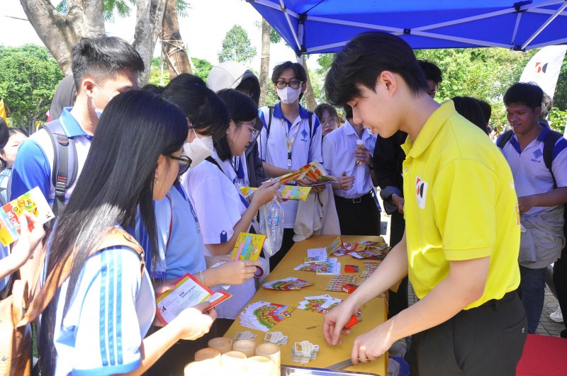 Sức hút của giáo dục Đức qua “Chuyến xe hướng nghiệp” tại Cần Thơ