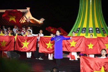 sau lang chuong trinh nghe thuat dac biet loi tri an dong song hoa lua