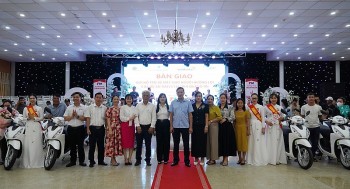 wvi v ho tro 50 xe may cho nguoi di cu de bi ton thuong tai quang tri