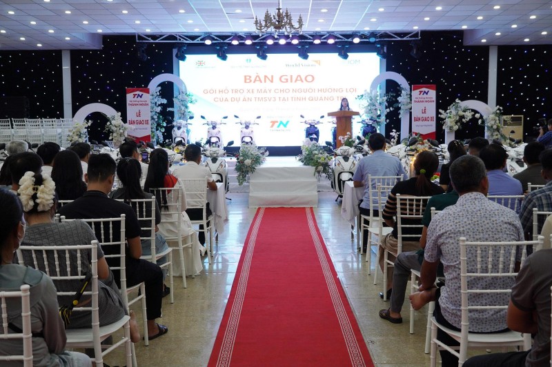 WVI-V hỗ trợ 50 xe máy cho người di cư dễ bị tổn thương tại Quảng Trị