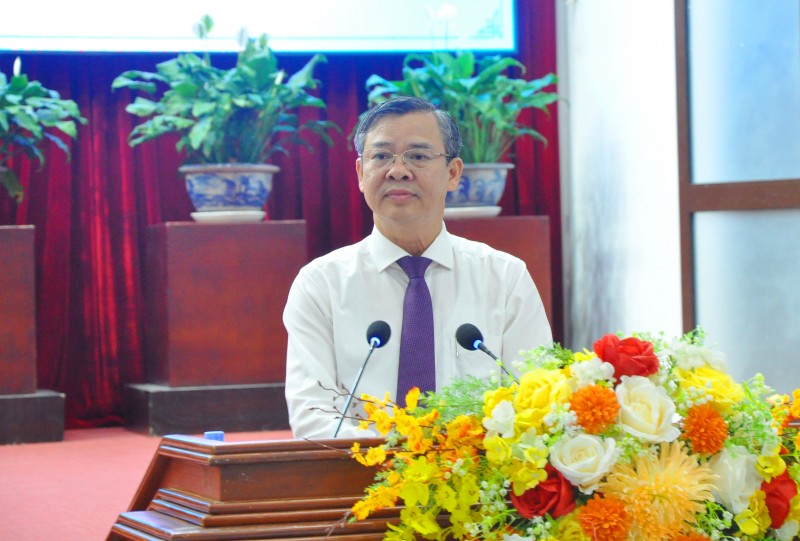 Ông Trương Cảnh Tuyên được bầu giữ chức Chủ tịch UBND thành phố Cần Thơ Ông Trương Cảnh Tuyên được bầu giữ chức Chủ tịch UBND thành phố Cần Thơ