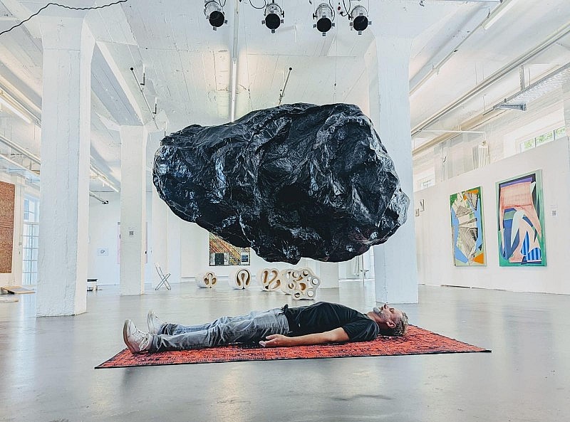 Lê Văn Sơn và triển lãm Mưa từ tầng không