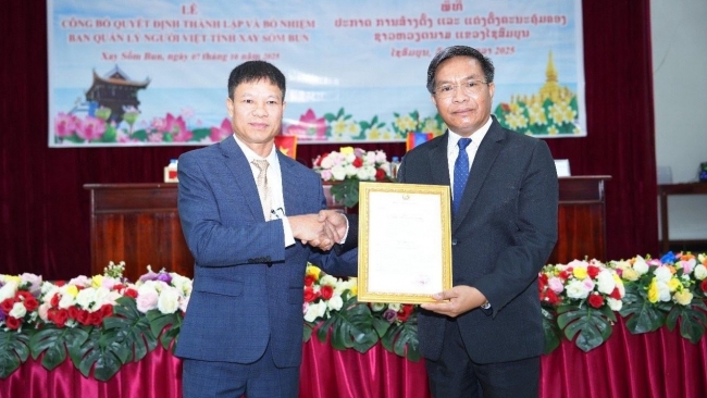 Thành lập Ban Quản lý cộng đồng người Việt Nam tại tỉnh Xay-xổm-bun
