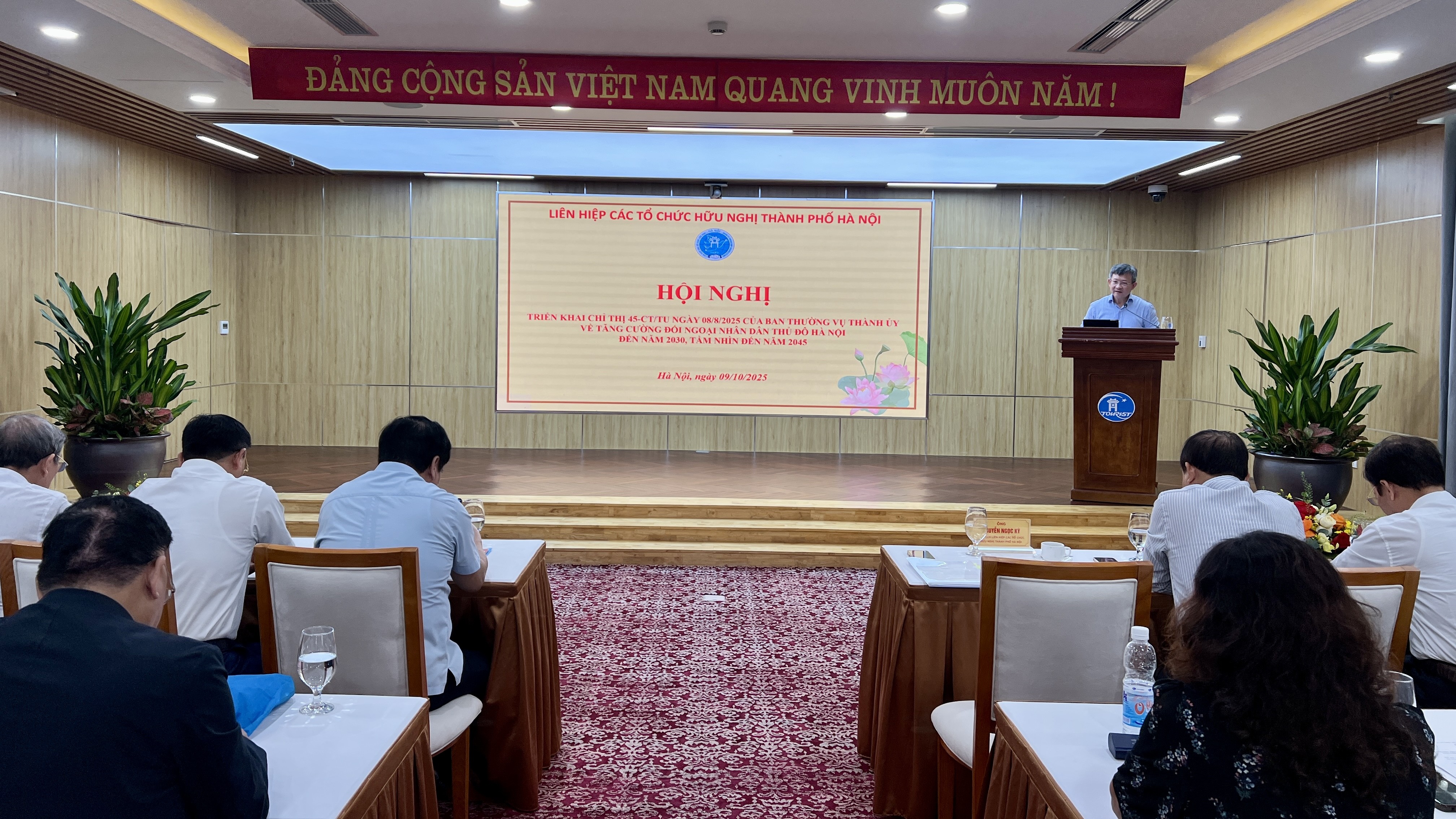 Hà Nội - địa phương đầu tiên ban hành chỉ thị riêng về công tác đối ngoại nhân dân