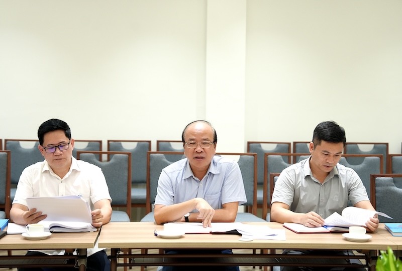 Thứ trưởng Bộ Tư pháp, Chủ tịch Hội hữu nghị Việt - Nga Phan Chí Hiếu (giữa) phát biểu tại buổi làm việc. (Ảnh: Bộ Tư pháp) Thứ trưởng Bộ Tư pháp, Chủ tịch Hội hữu nghị Việt - Nga Phan Chí Hiếu (giữa) phát biểu tại buổi làm việc. (Ảnh: Bộ Tư pháp)