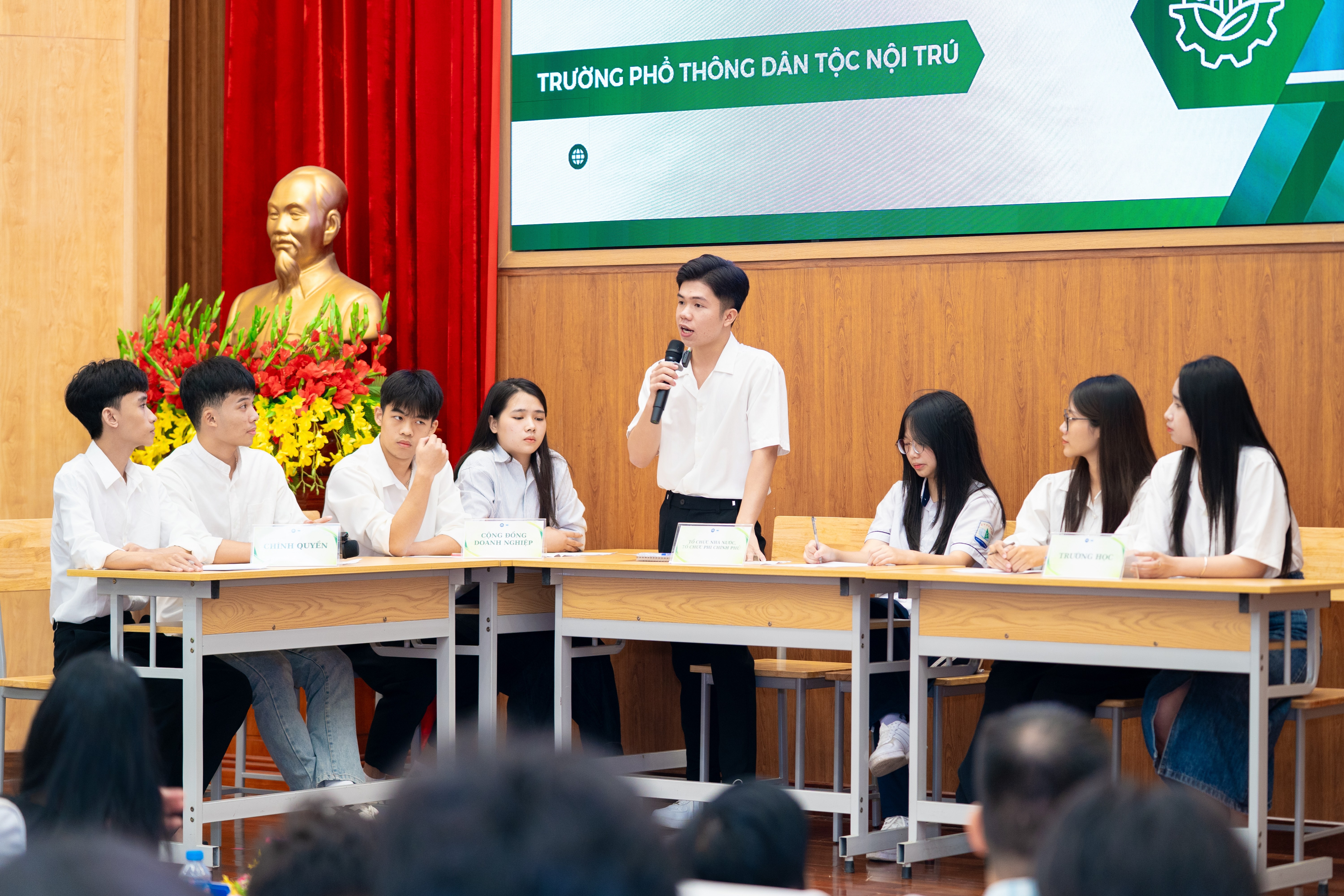 Sinh viên sáng tạo bài giảng ứng phó biến đổi khí hậu