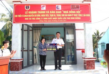 trao nha dong doi cho gia dinh quan nhan co hoan canh kho khan