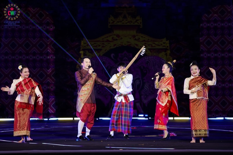 Khai mạc Lễ hội Văn hoá thế giới tại Hà Nội lần thứ nhất: Kết nối con người với con người