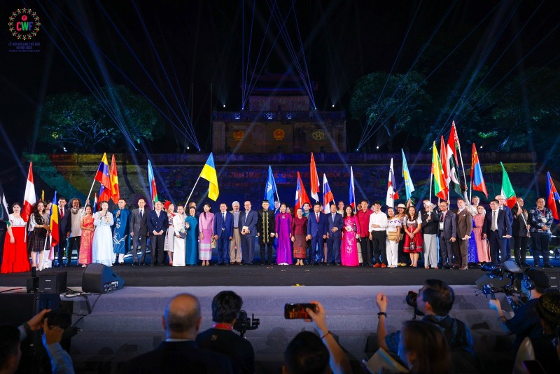 Khai mạc Lễ hội Văn hoá thế giới tại Hà Nội lần thứ nhất: Kết nối con người với con người